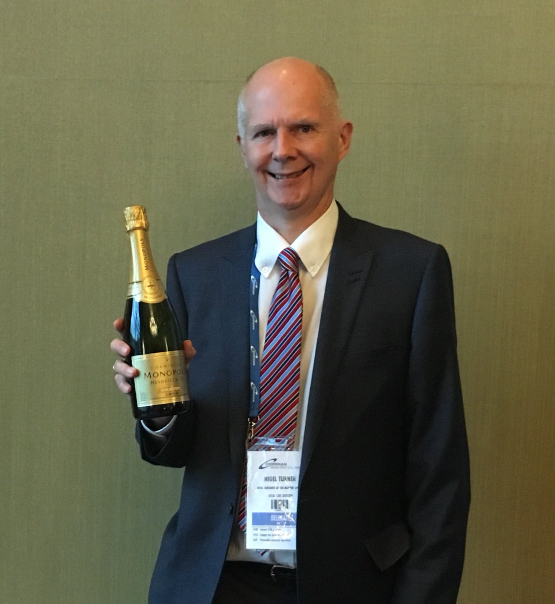 nigelturner1's tweet photo. Hey won the Tweeting prize at today's conference! Thanks @Ceridian_UK #worklifetransforms https://t.co/Ahe5suULQ5