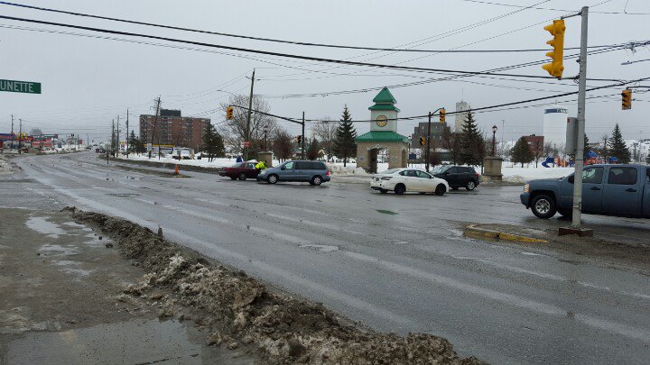 kisstimmins's tweet image. Algonquin is CLOSED to traffic between HWY 655 and Brunette Road; fire crews can be seen down the road, avoid area!