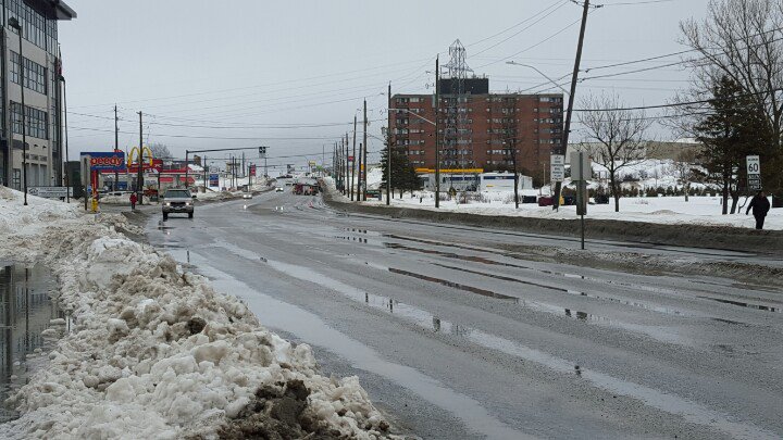 kisstimmins's tweet image. Algonquin is CLOSED to traffic between HWY 655 and Brunette Road; fire crews can be seen down the road, avoid area!