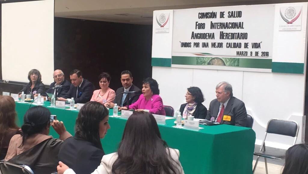 SebasResendiz's tweet photo. Las víctimas del Angioedema Hereditario y otras enfermedades tienen en @CarmenSalinasLo una eterna aliada! @AMAEHMX https://t.co/vnGUEENqBf