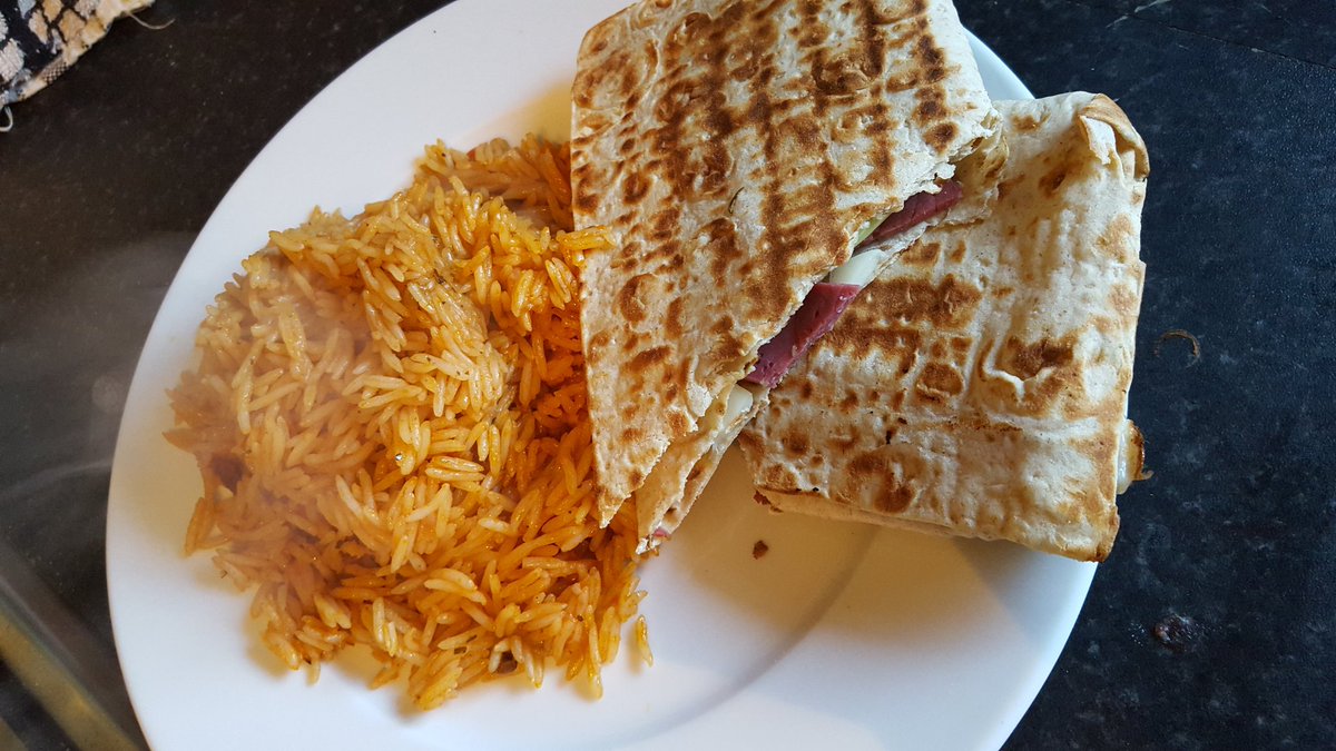 ProteinR's tweet image. Avocado pastrami and spicy cheese all in a lavash bread from @MuscleFoodUK @GrenadeJay style!