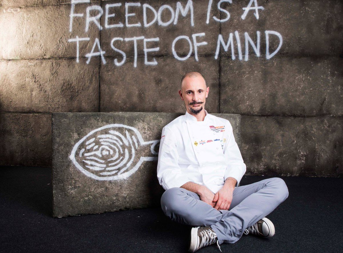 #Chef #Crippa Ristorante #PiazzaDuomo indossa giacca Bragard personalizzata per #IGmi16 (Brambilla Serrani)