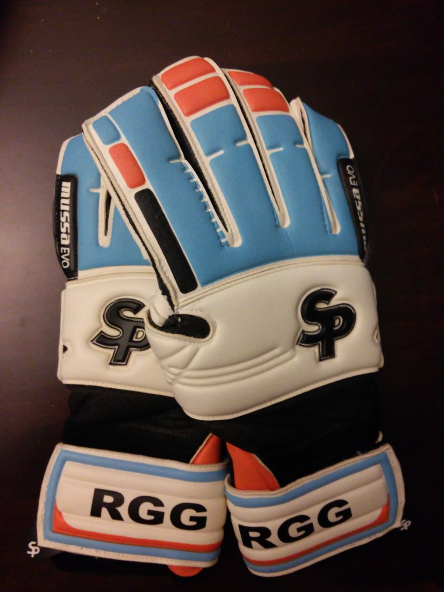 DeporStoreUY's tweet photo. Elegí los Guantes Sp que más te gusten y los  " Personalizas " como vos quieras...
@SoloporterosUru https://t.co/5G5tVg6drV
