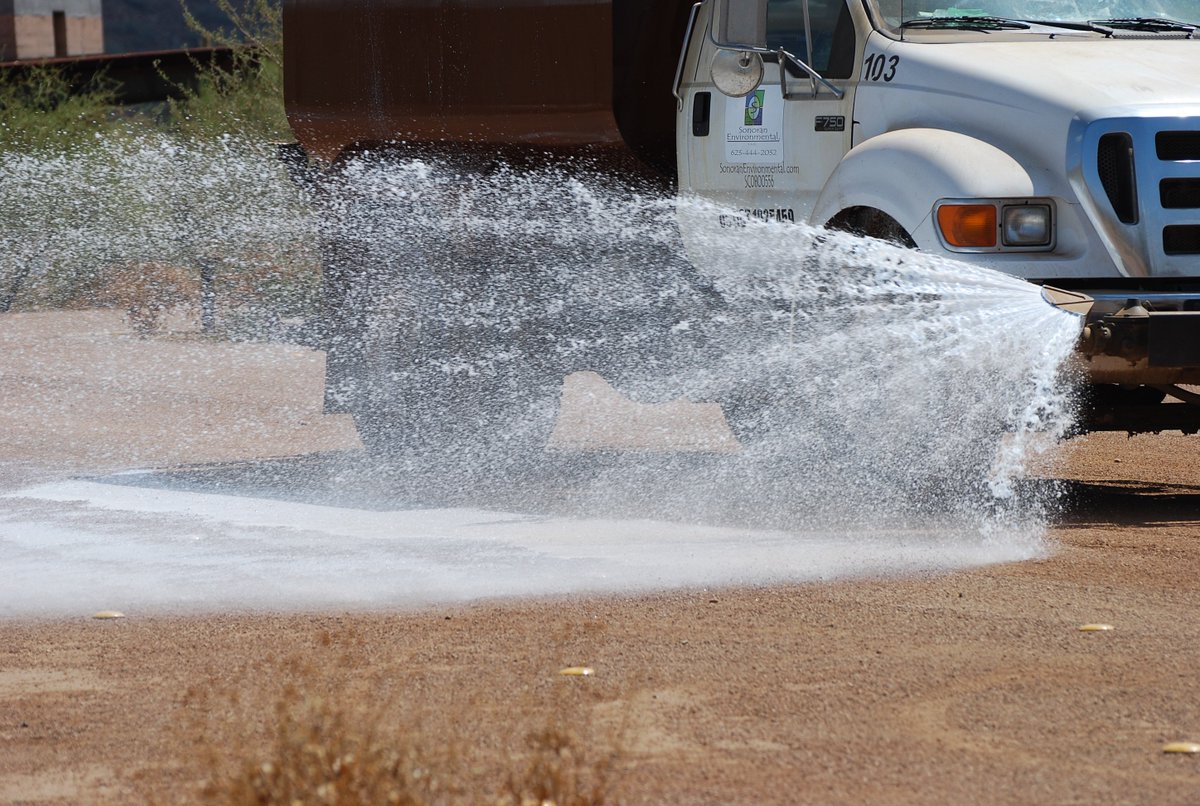 Soilworks's tweet photo. Water is not an effective #dustcontrol! Control dust more efficiently with #Soiltac https://t.co/tJ4bxgq3kz. https://t.co/7MwMy8SEls
