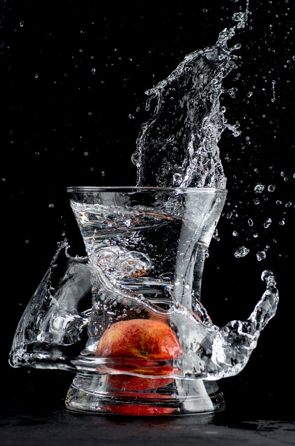 SolihullPhotog's tweet photo. New photo on 500px : Apple Drop #photography #image https://t.co/IKKoESkdfW