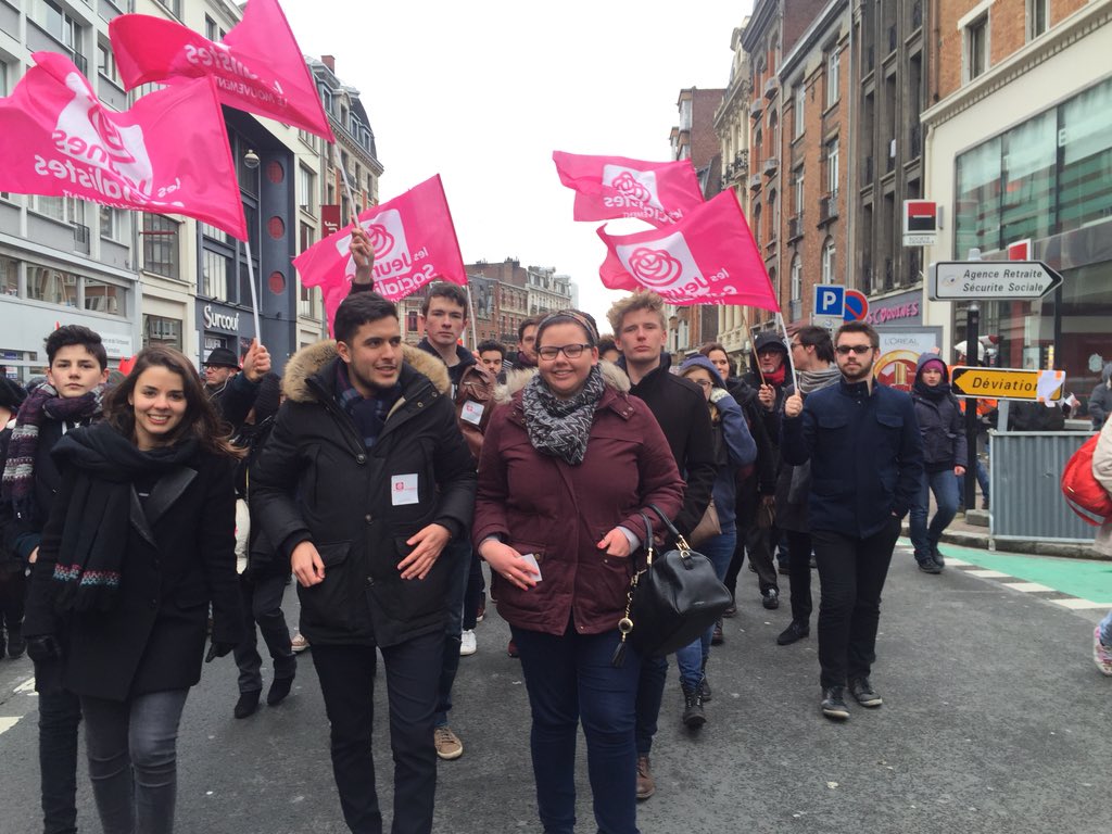 MehdiChalah's tweet photo. Dans la rue avec celles et ceux qui ont fait la victoire de @fhollande en 2012. #LoiTravail @Mjsnord https://t.co/fegn97jt9T