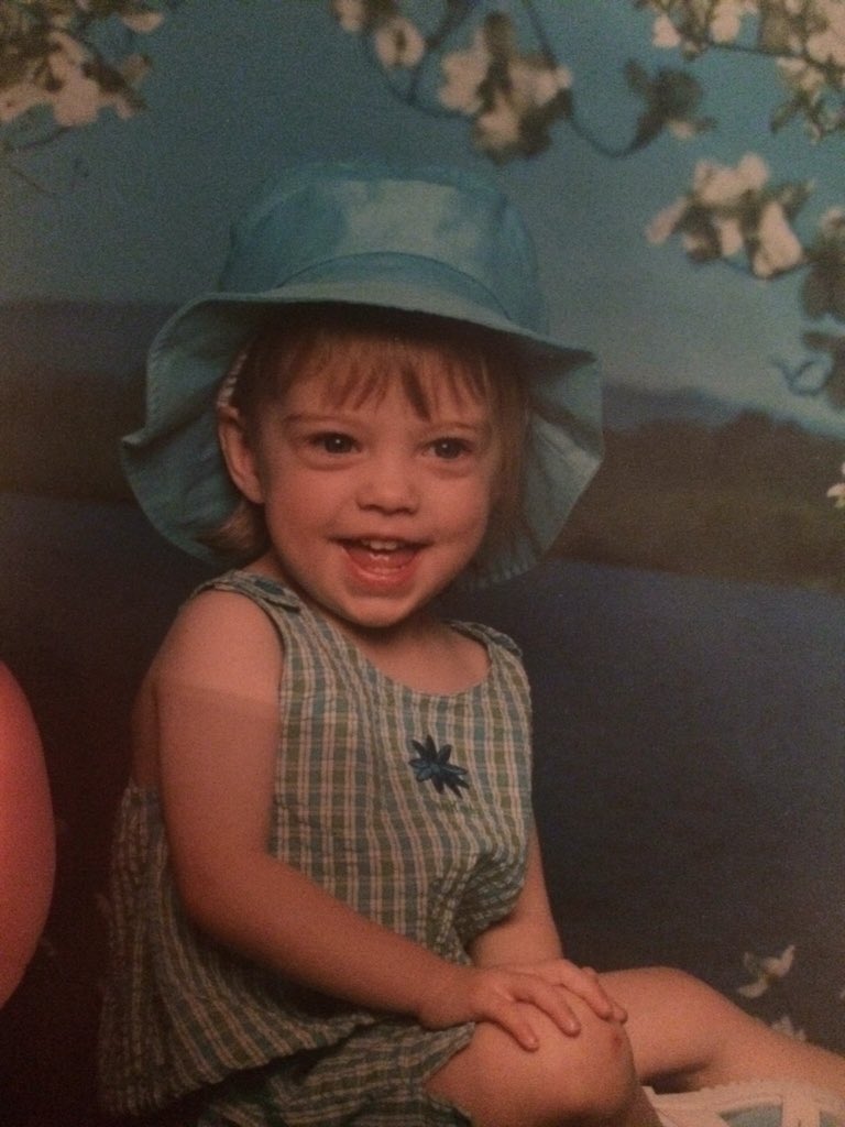 thingsrileydoes's tweet image. When mom brings home pizza