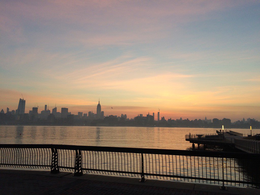 justincwright's tweet photo. Pastel sunrise https://t.co/9pwbMS5RlJ