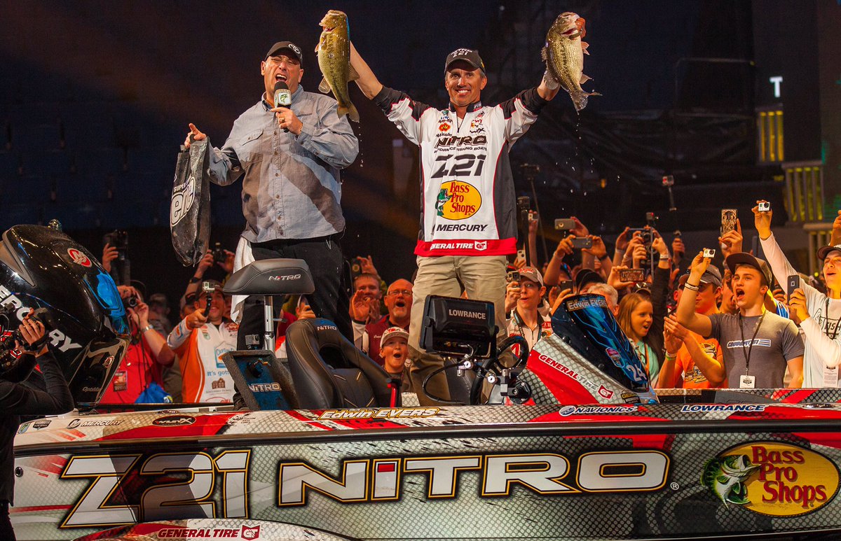 DaveMercer's tweet photo. 29.3 on #BassmasterClassic Championship Sunday = AWESOMENESS https://t.co/9h6qUBvqQz