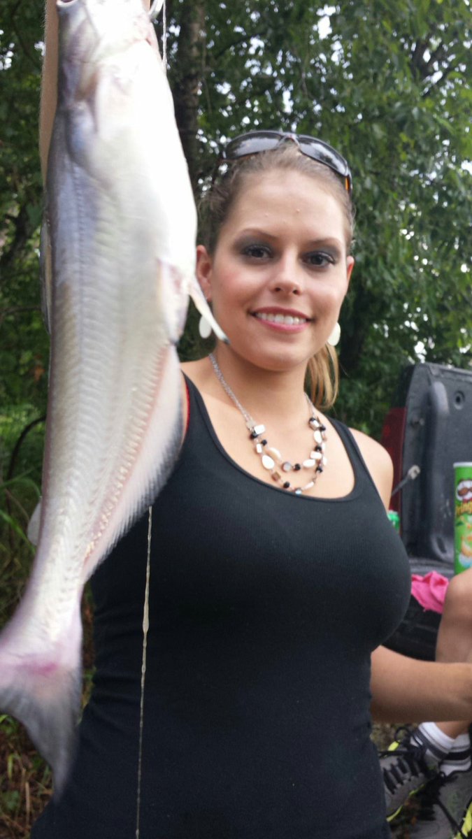 HuntressApril's tweet image. Who loves catfishing? ! #blueschannelsandmuds #wetaline #fishon