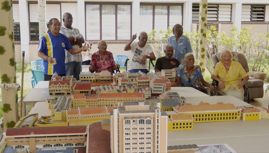 Hoe Curaçao uit Madurodam verdween. <a href="/jesperbuursink/">Jesper</a> en <a href="/pinkponyexpress/">pink pony express</a> in <a href="/ovtradio1/">OVT</a>: npor1.nl/1TZalK3