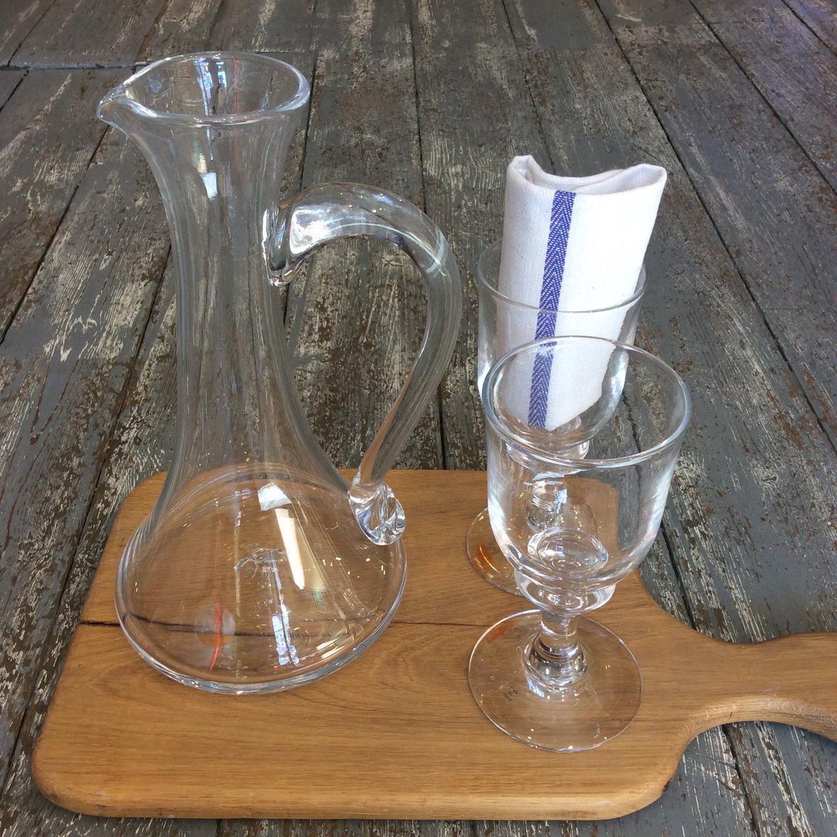 WCD_Highgate's tweet image. Jerpoint glasses and jug #Irishdesignweek #Ireland #jerpoint #designers #glassmakers #highgate #highgatevillage