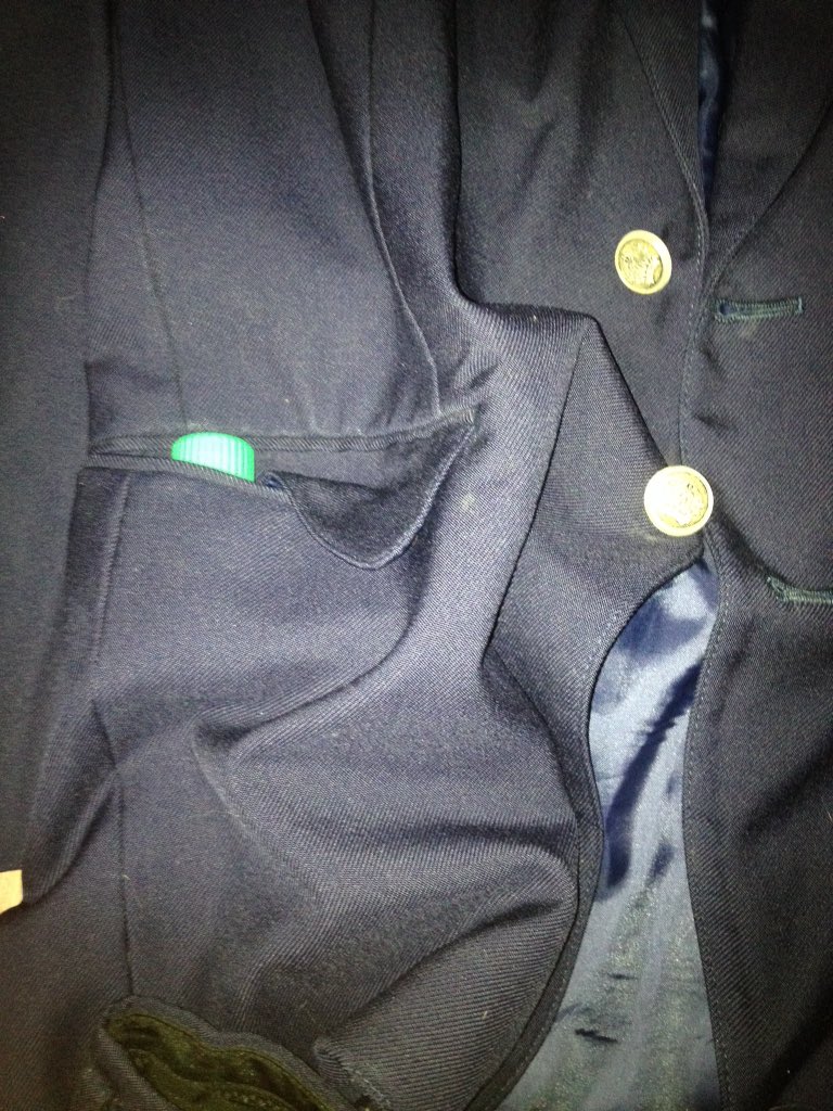 yana_87_'s tweet photo. あ…ありのまま今起こったことを話すぜ‼︎久しぶりに高校の制服を出したらポケットにポッカレモンが入っていた…。な、何を言っているかわからねーと思うが（ry https://t.co/KsKxF5TOAo
