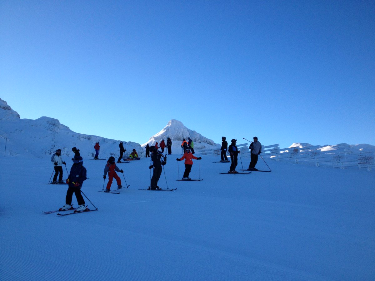 la_psm's tweet photo. Samedi et dimanche, 1 descente à l'aube sur le Bd des Pyrénées + petit dèj à La Palombière! https://t.co/pVwOjO1TI1 https://t.co/t9rNfaMiFg