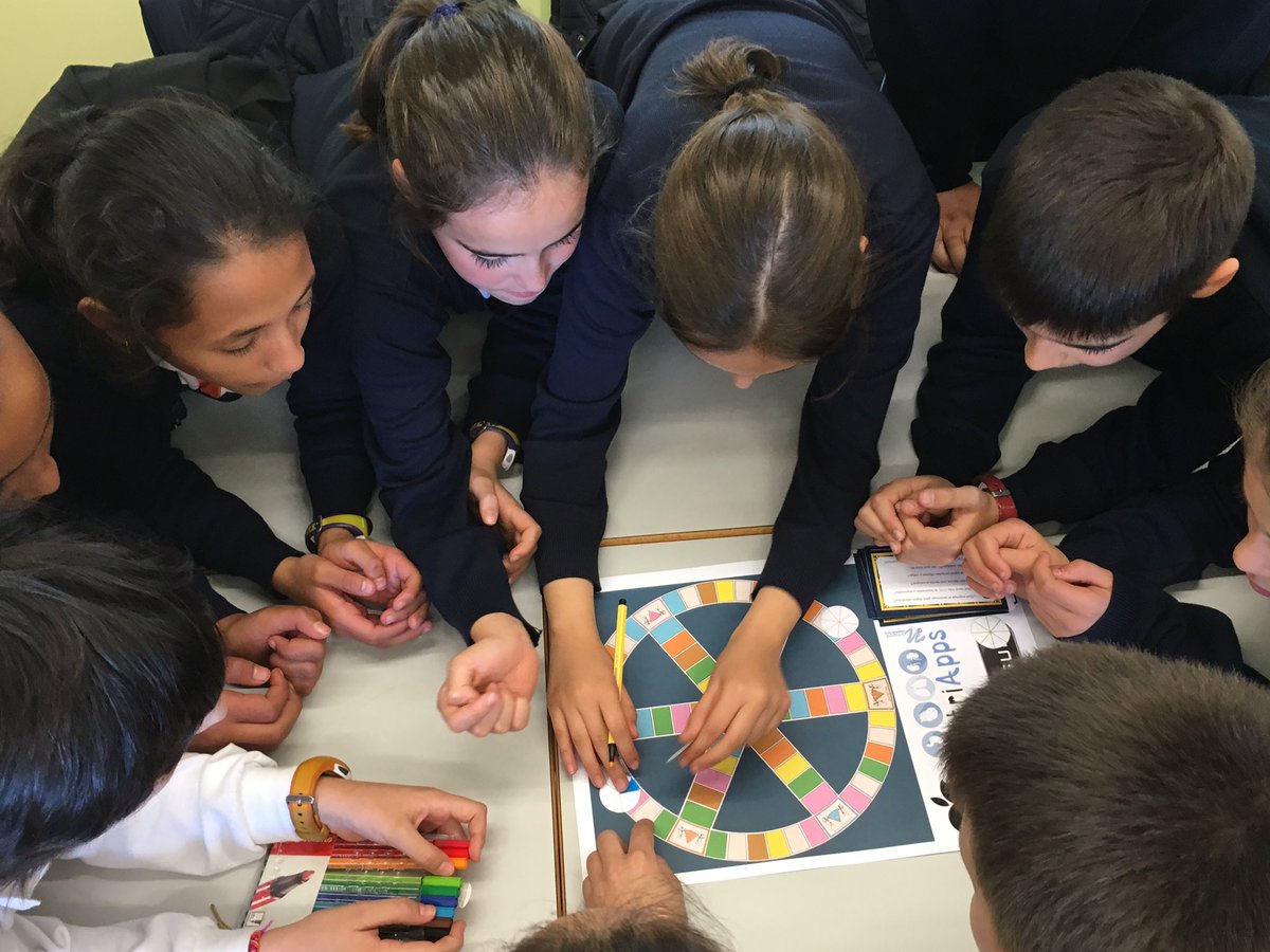 Marta_Ef's tweet photo. ¡Producto final de #nutriapps en juego!6°EP @nazaretoporto #gamificación #crear trivial de aparatos! https://t.co/ovI1TUkRSi