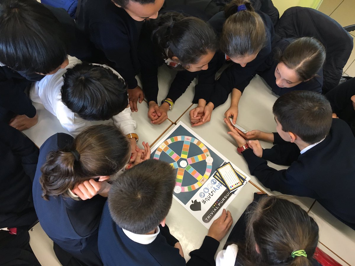 Marta_Ef's tweet photo. ¡Producto final de #nutriapps en juego!6°EP @nazaretoporto #gamificación #crear trivial de aparatos! https://t.co/ovI1TUkRSi