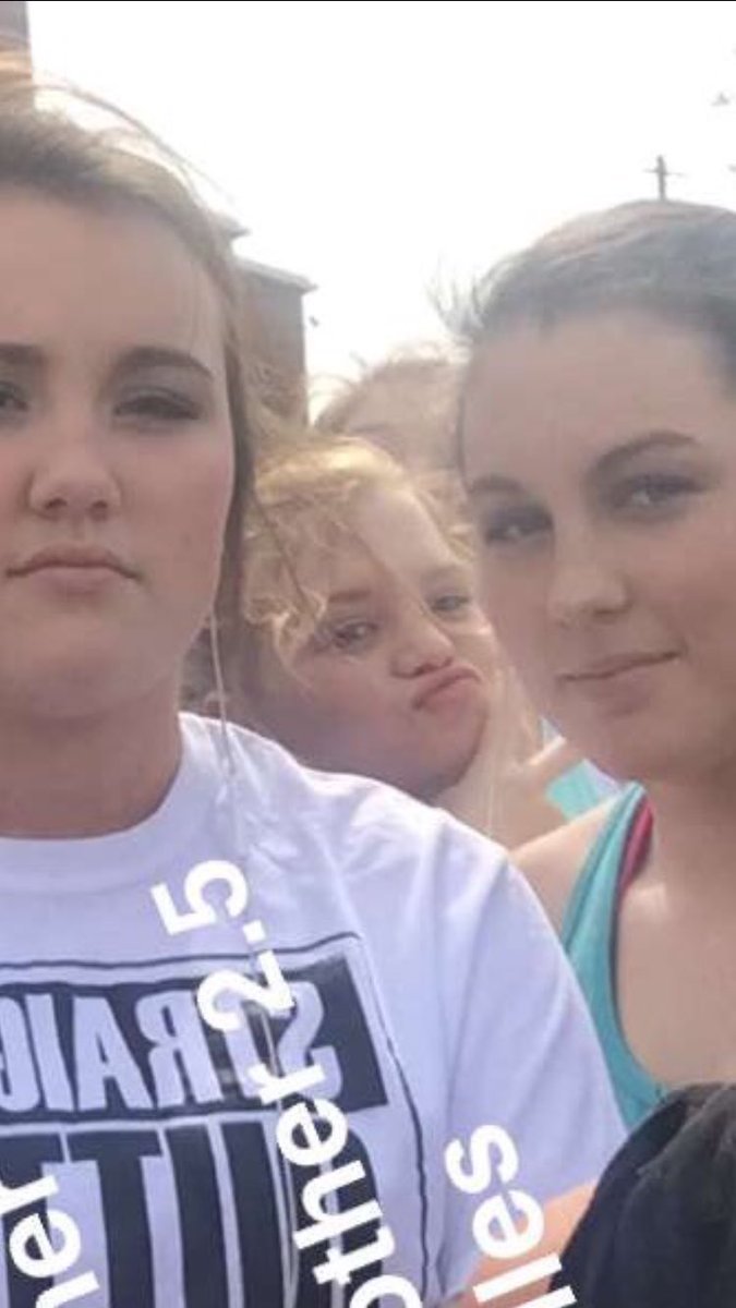 wpclasscans's tweet photo. also when @laurenashleyt_ @maymay625 &amp; @o_sullivan7 wanna be gangsters 😹 stop https://t.co/Fe1B1x7O4k