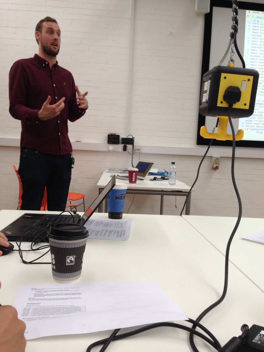 Abeer_0901's tweet image. Inspiring session from @csswizardry #CSSArchitecture #MMU #ARClass