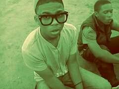 MasteRoweeZy's tweet photo. @GFK_MaJoR Smokin Hookah https://t.co/5QH2CdlBh9