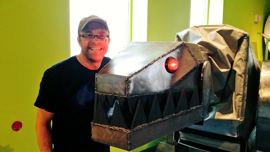 DiscoveryCntr's tweet photo. Guess who arrived today! @ahcarver is here on the second floor assembling #RoboRex as we speak! https://t.co/4rNuStg2nA