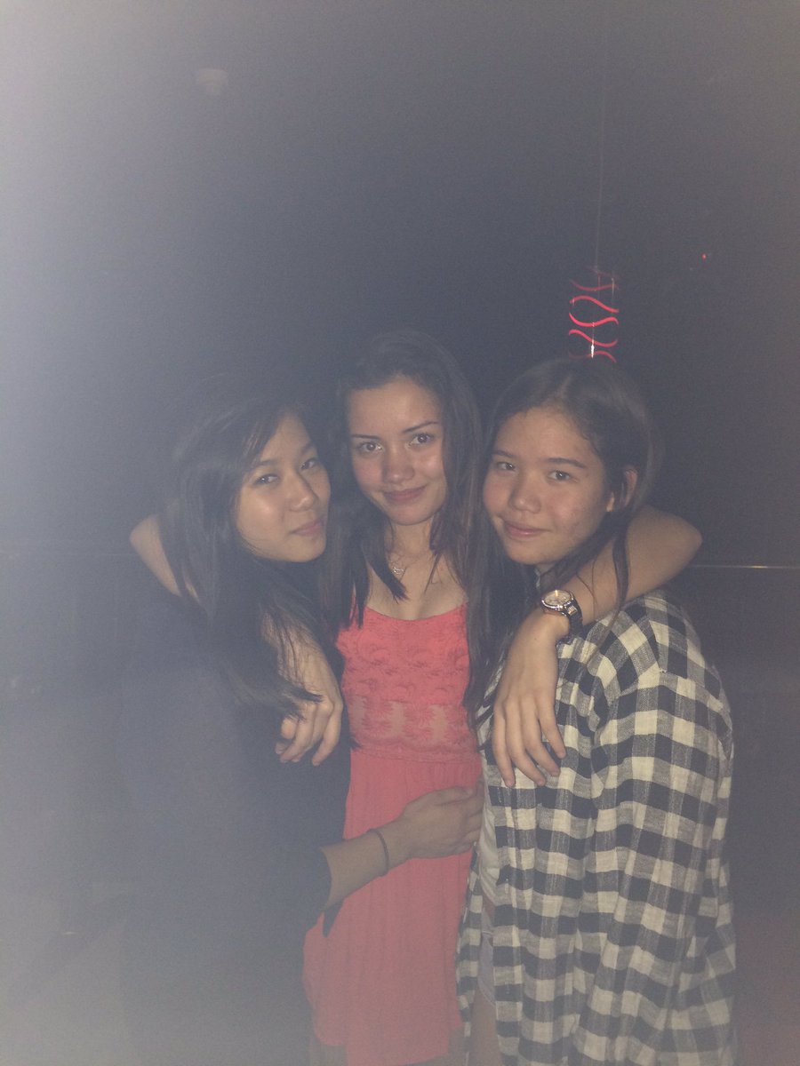 annmagnual's tweet photo. really kinda missing my main baes @ellaahore @YBusteed LDR sucks butt, come home pls pls😓 #throwback2k14 https://t.co/A10nso6jra