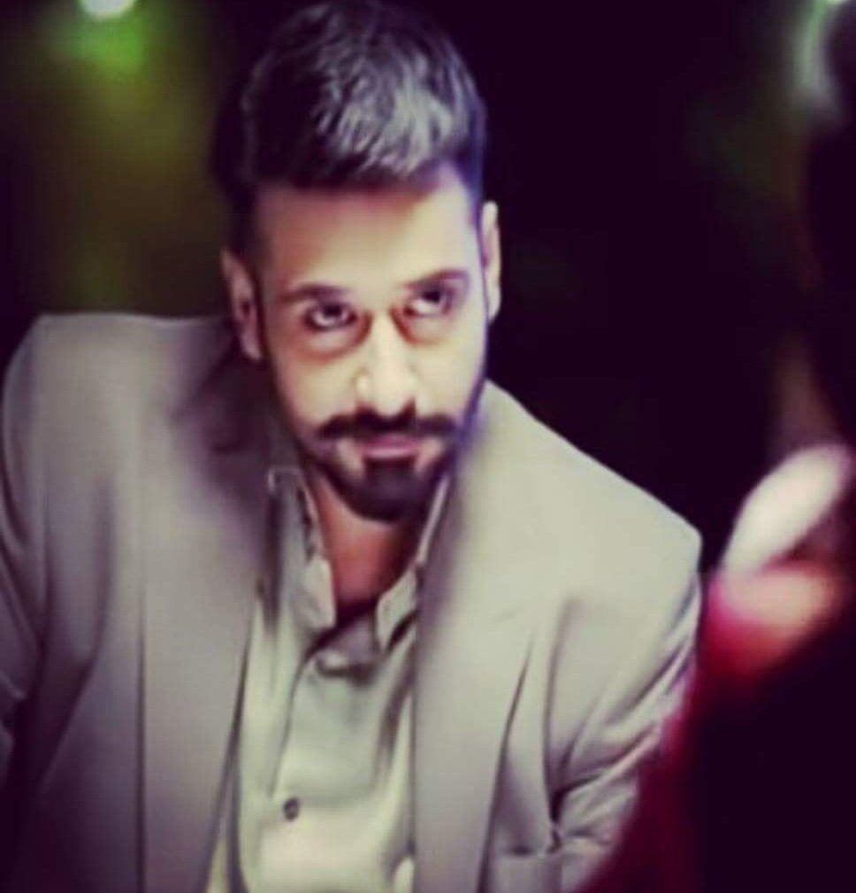 MaheenFidai's tweet photo. JaanG Aise mat Dekhein π
Fans behosh ho jayenge ππ
#BasharLoveβ€ https://t.co/mTNGWXsvzC