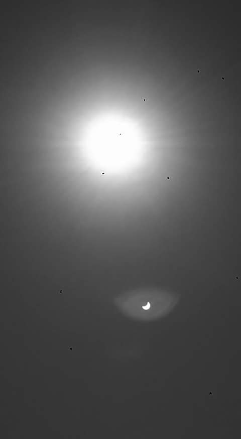 JBarogo's tweet photo. Solar Eclipse😄 https://t.co/QpDbjxNpqa