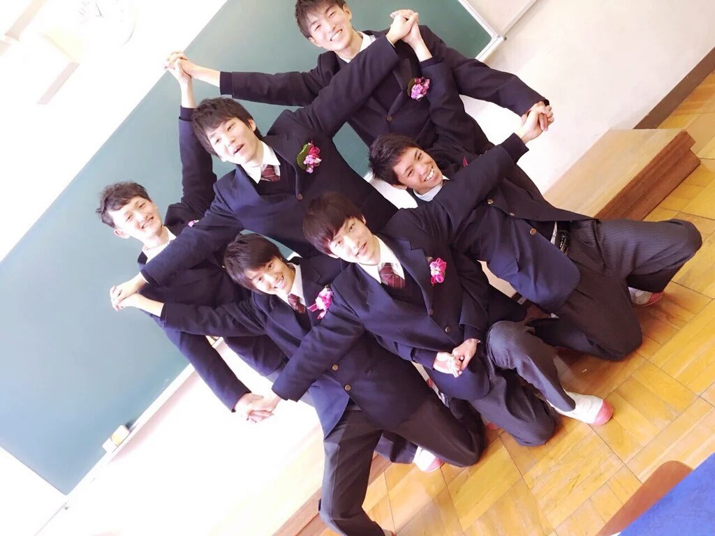 8kour's tweet photo. かなり遅れたけどとっても楽しかった東金商業。
最初入った時は部活はいる気なかったけど、この自撮りしてる人が誘ってくれたんで３年間がガラっと変わりました。
とっても楽しかったです。ありがとうございました。 https://t.co/jwpXufT0KN