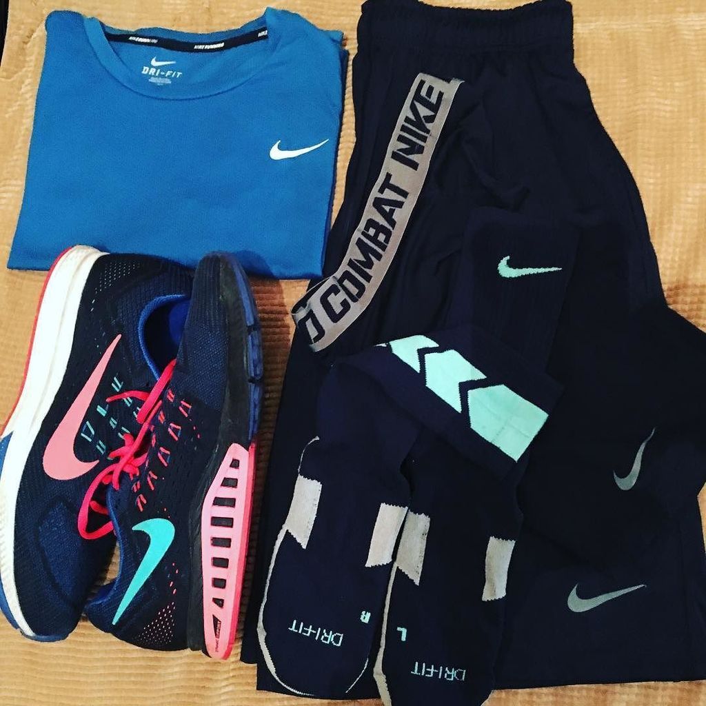 MientrasCabos's tweet image. Everything you need is already inside!!! #nike #nikerunning #adddistance #1pedomenos #club… ift.tt/1TLhFcU