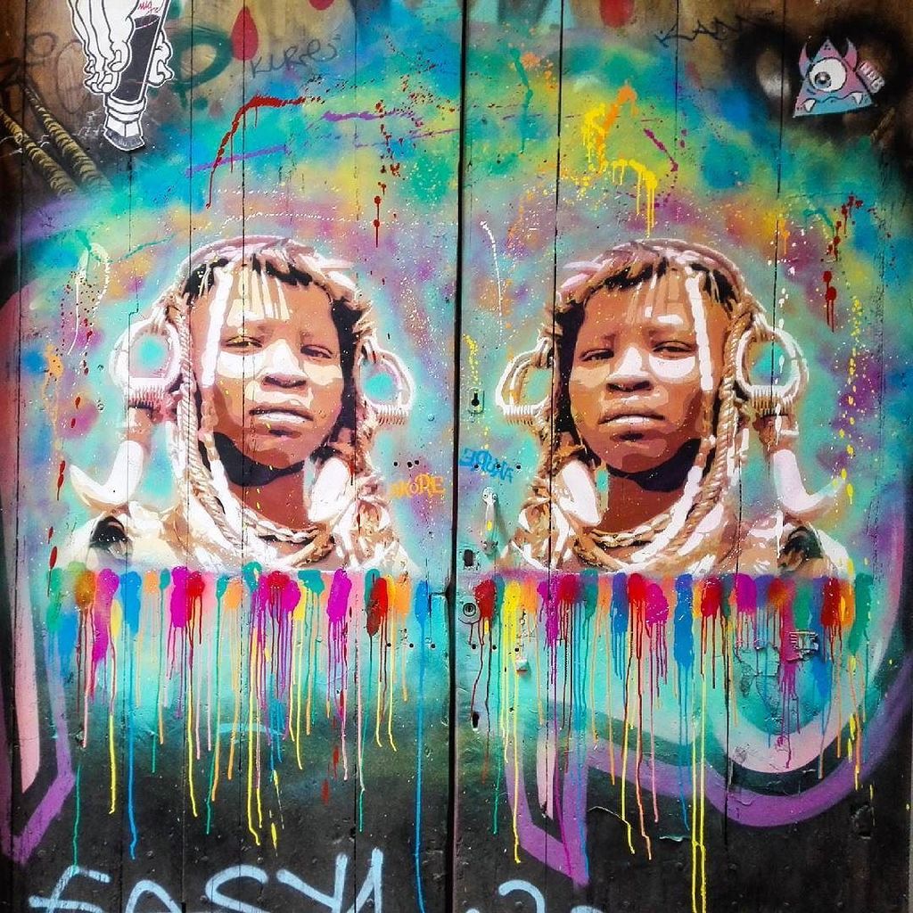 StArtEverywhere's tweet photo. Ha llovido un poco pero me las he apañao...
#akore #afrocolor #barcelona
#soulpower #primitivismourbano #streetan… https://t.co/7BKrsX8TRC