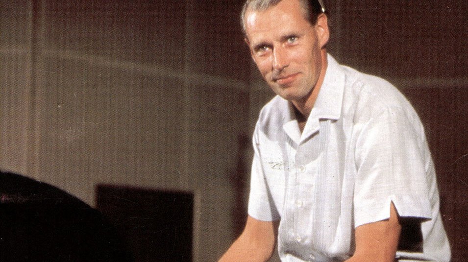 Obituary: Sir George Martin, 1926-2016 - The man who made <a href="/TheBeatles/">The Beatles</a> possible trib.al/iQJUSV0