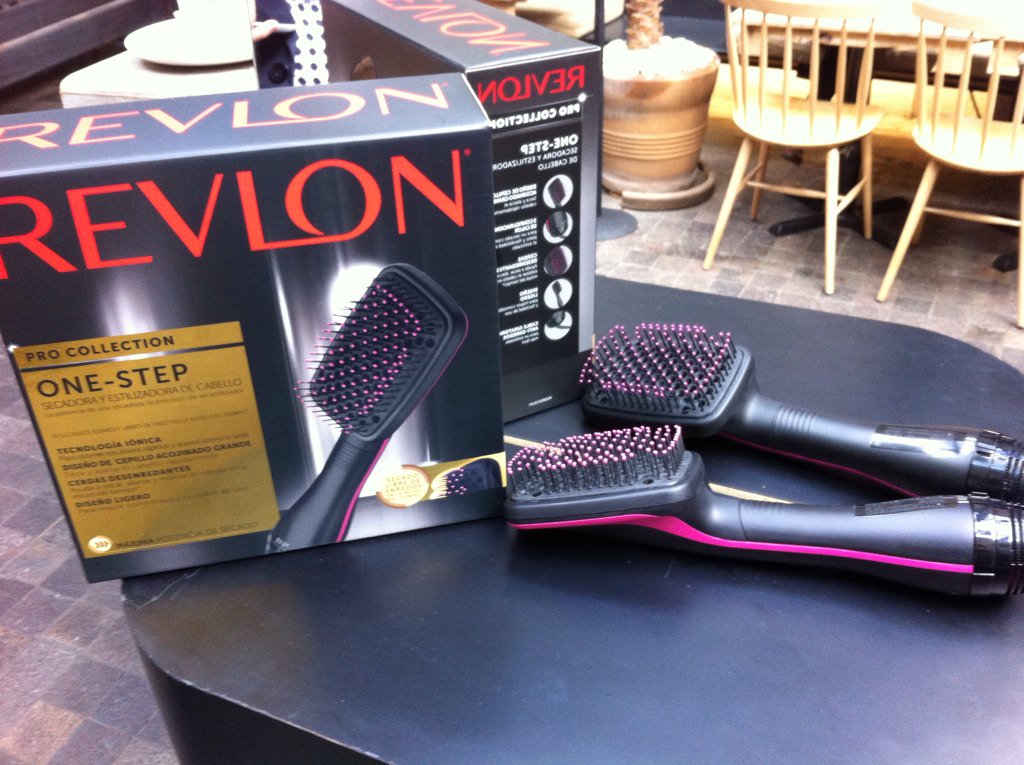 Unileventv's tweet image. Presentes en el lanzamiento de @REVLONMexico @revlon #RevlonHt #OneStepStyler #ProCollection #marketingdigital