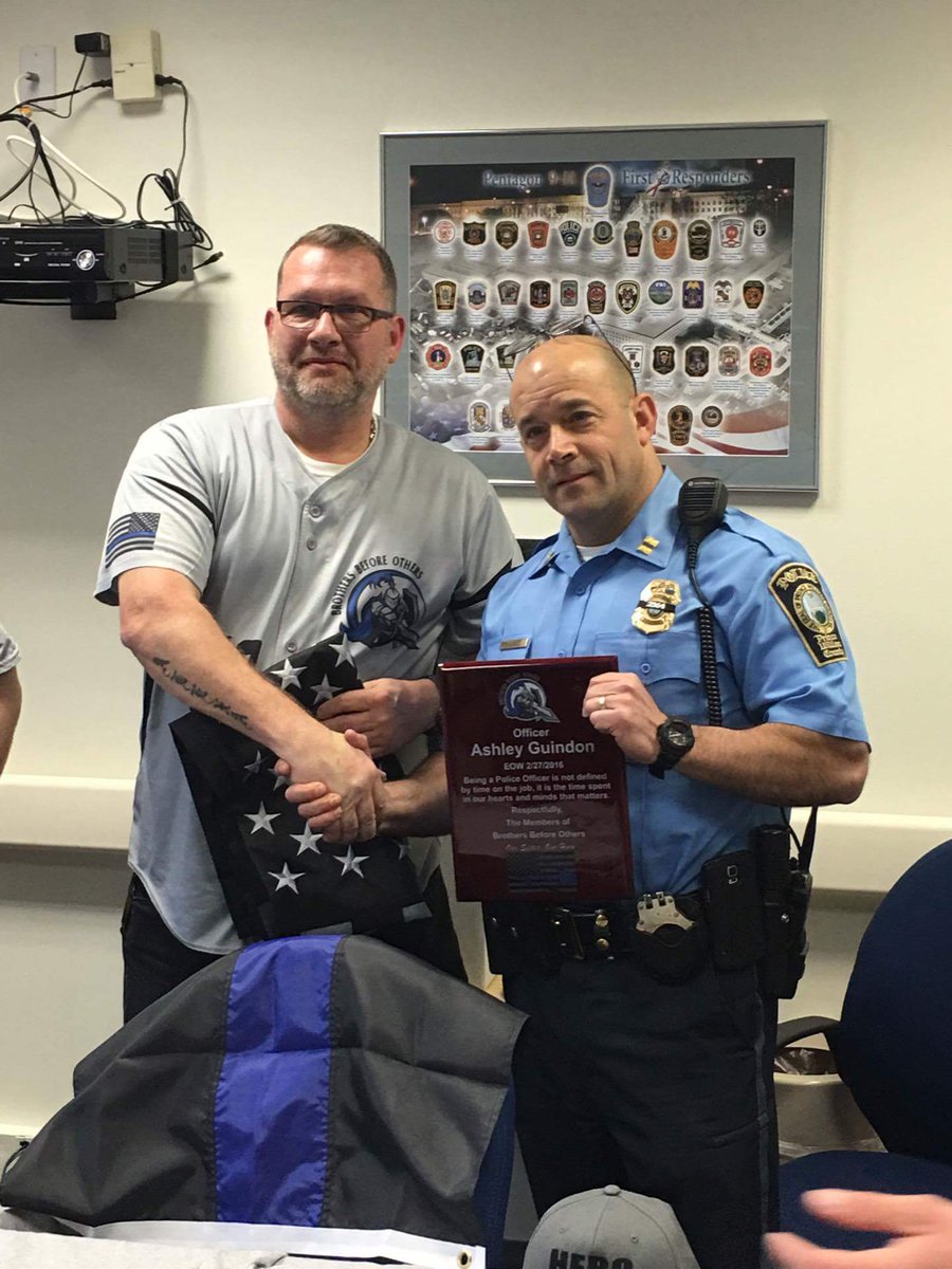 MikeTheCop1's tweet photo. @PWCPoliceDept  @bboinc14 @PilotNews @pwcgov 
#respect #BlueLivesMatter #princewilliamcounty  #brothersbeforeothers https://t.co/xOGVQZvXGX