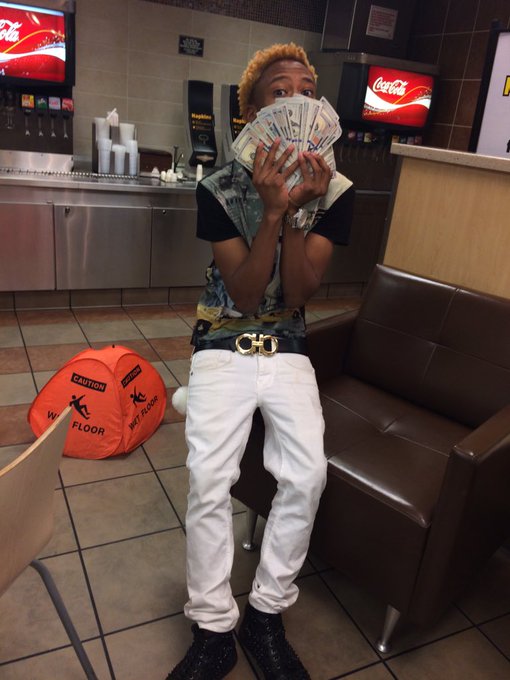 #posted 👊🏾💰 https://t.co/GWMpGM3zr8<a href="/tag/posted"class="tags">#posted</a>