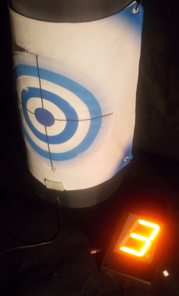 Quantor_In's tweet photo. Our smart #etarget and its autonomous #Arduino displayer. Compatible : #Airsoft #Paintball #Nerf #Frisbee #Football https://t.co/Pb44na7hbX