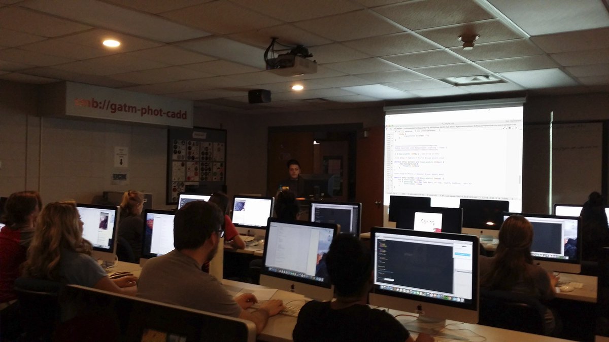 UCMGraphicTech's tweet photo. Kyle Meek introduced students to creating a responsive web site through CSS3 media queries in #Grap2620 #graphictech https://t.co/2guUngFxMK