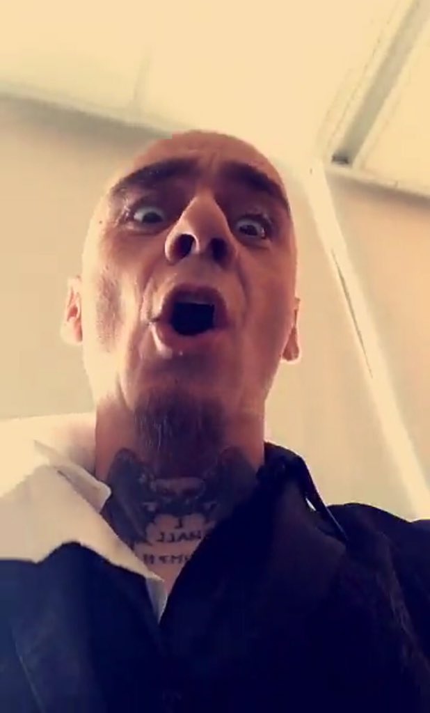 RealEma97's tweet photo. Ax ti ricordi questa foto? Mitico 🔝😎 @jaxofficial https://t.co/S9XsrKgpla
