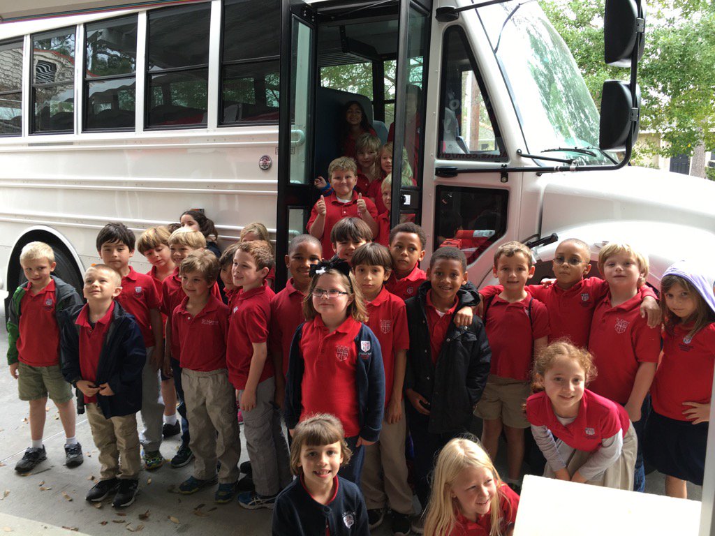 1BatSTM's tweet image. First grade gets to take the first field trip on our brand new bus!! @stmsaints
