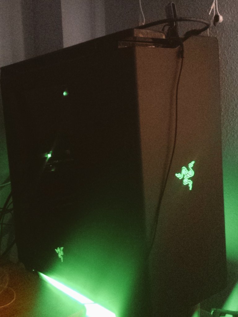 LigoteoGamer's tweet photo. 🔥Sorteo EXPRESS 🔥
Sorteo de PC Gaming valorado en 1.500e 

- RT AL TWEET pá participa
24h para ganador 

(Kappa 😚) https://t.co/jW3pR4TfLa