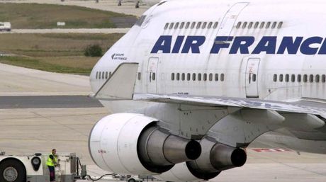 Volo Istanbul Parigi Air France: donna nascondeva il bebe nel bagaglio a mano