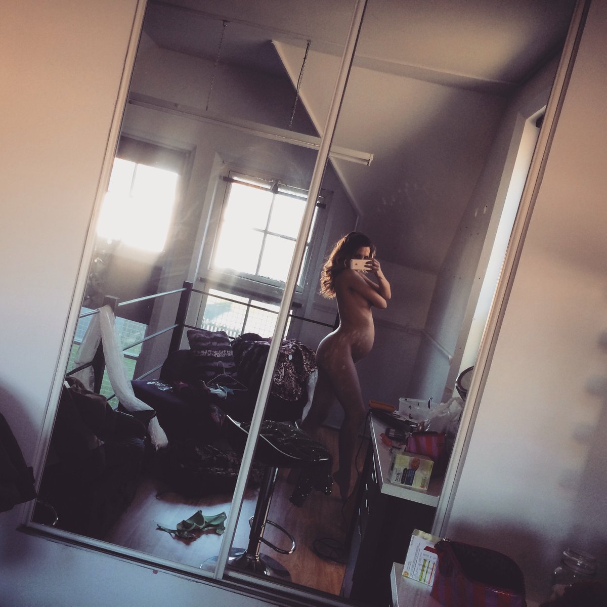 If you cant beat em' join em'...

#KimK #selfie #nude #nsfw #body #pregnancy #bump #raphaella