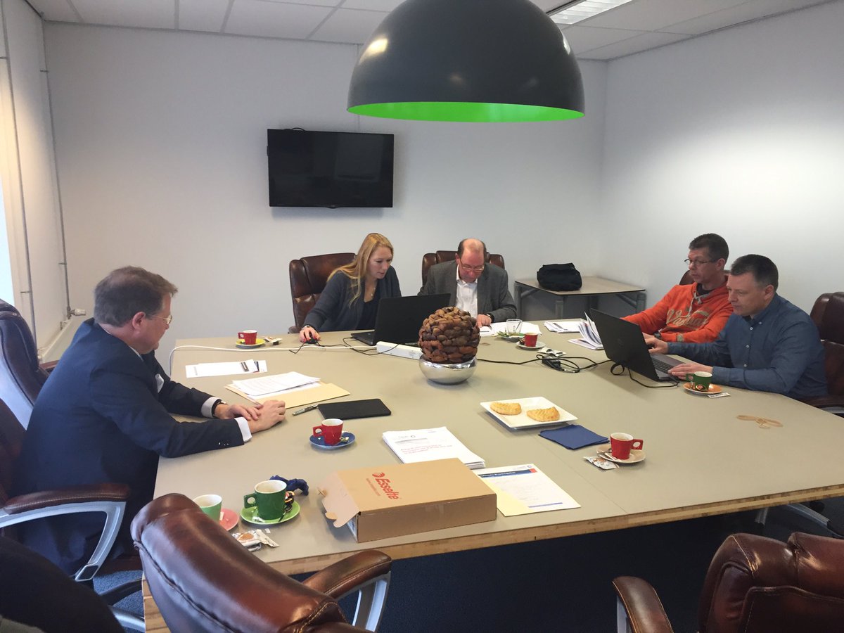 HenkRee's tweet photo. Ondernemers CapelleXL willen door met BIZ https://t.co/s92lXAjWFv