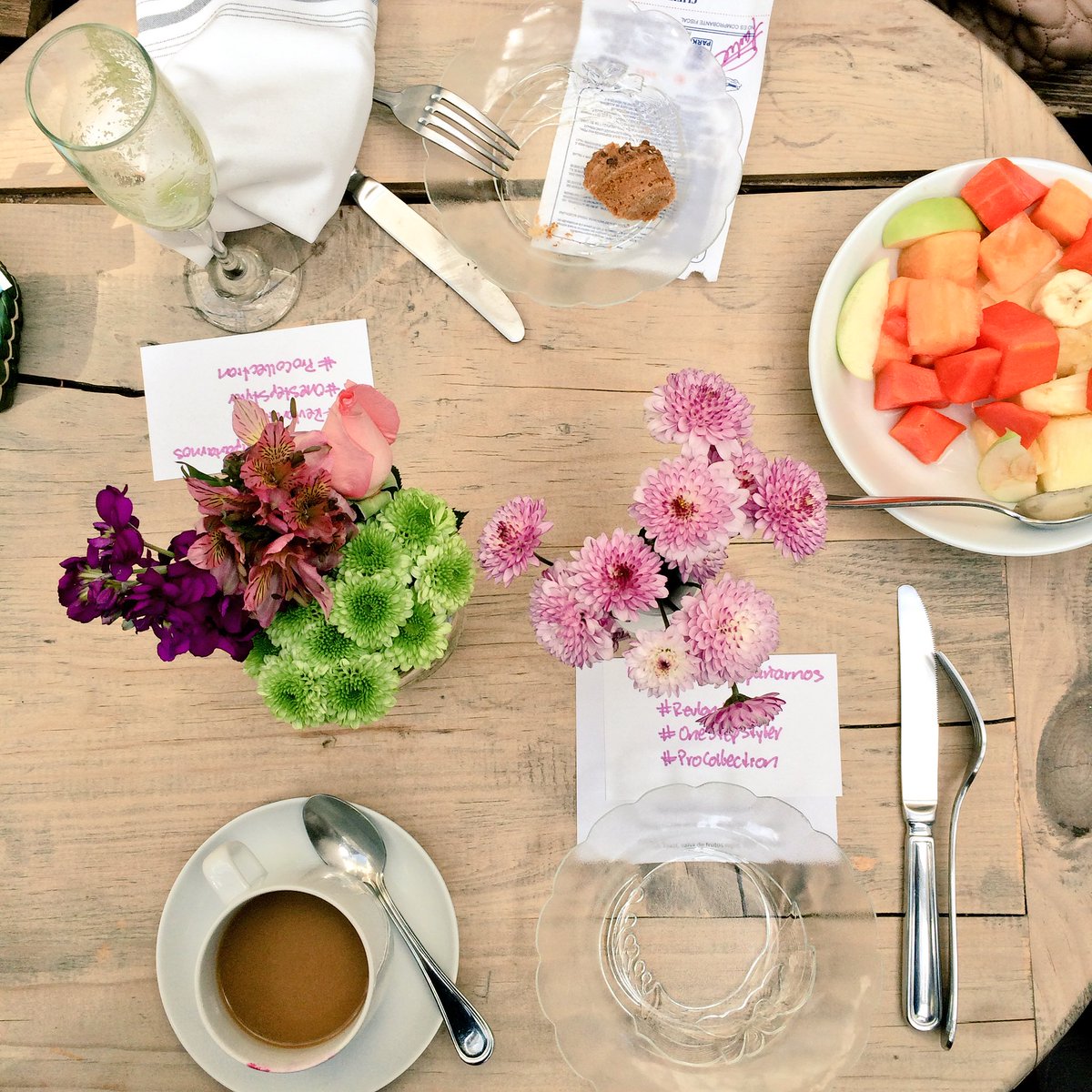 Luzbaezz's tweet image. Desayunando con @REVLONMexico #RevlonHT y conociendo el nuevo #OneStepStyler #ProCollection