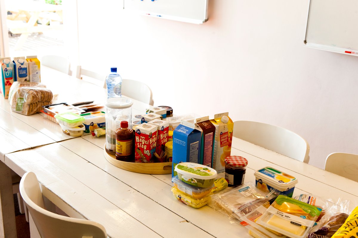 snelafstuderen's tweet photo. Tijdens de scriptielabdag zijn de lunch, koffie en thee inbegrepen, ook kun je snel printen. #scriptie #afstuderen https://t.co/wwy7Y8Rjag