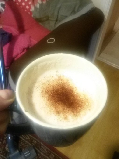 Ran out of hot chocolate so put duck loads of chocolate spread in instead 🍵😍👍#yummy https://t.co/VRF<a href="/tag/yummy"class="tags"><span>#yummy</span></a>