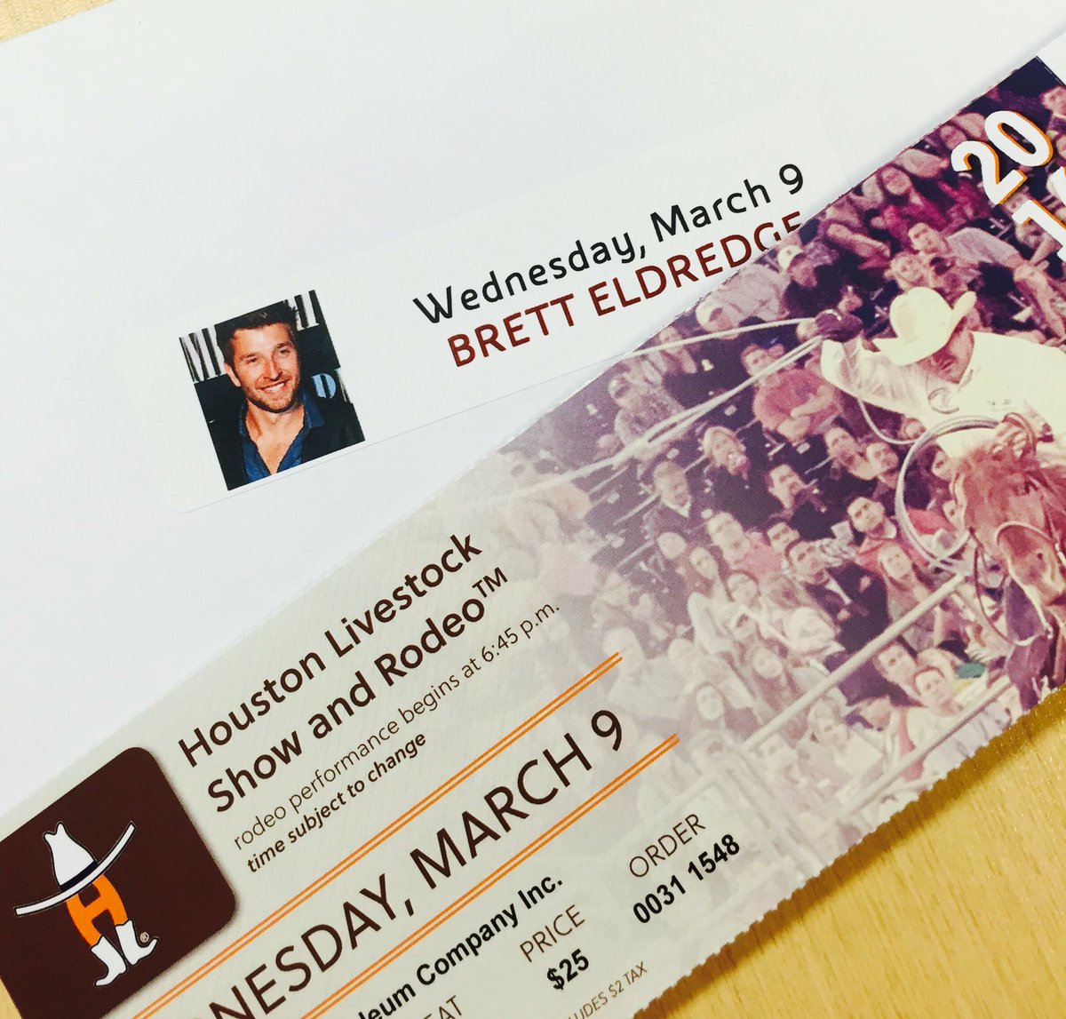 jleann10's tweet photo. Can't wait to see @bretteldredge at @RODEOHOUSTON tonight!!! 🐎 https://t.co/j6ydlFPGcS