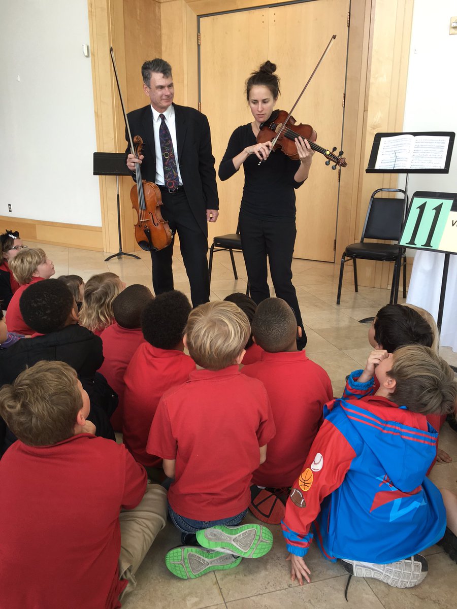 1BatSTM's tweet image. 1st grade is enjoying learning about different instruments for @lpomusic at the Early Explorers program. @stmsaints