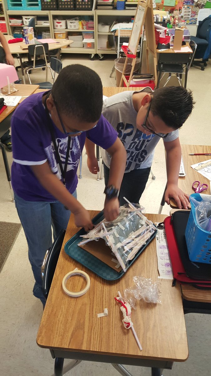 MrJMcCallister's tweet photo. Awesome Tornado Shelter building in Ms. @reesadarby class today.  #wwwildcatswin #STEM475 https://t.co/cQQHAH5kSZ