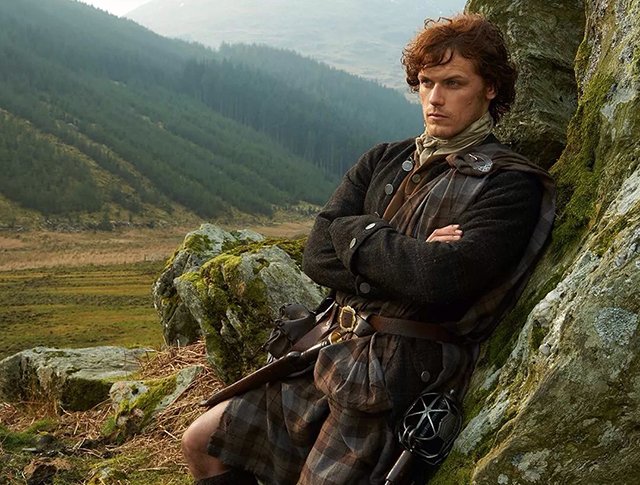 need2read's tweet image. Can't wait for Outlander's return? Bide your time with these highland hunks. #humpday bit.ly/1W94jVg