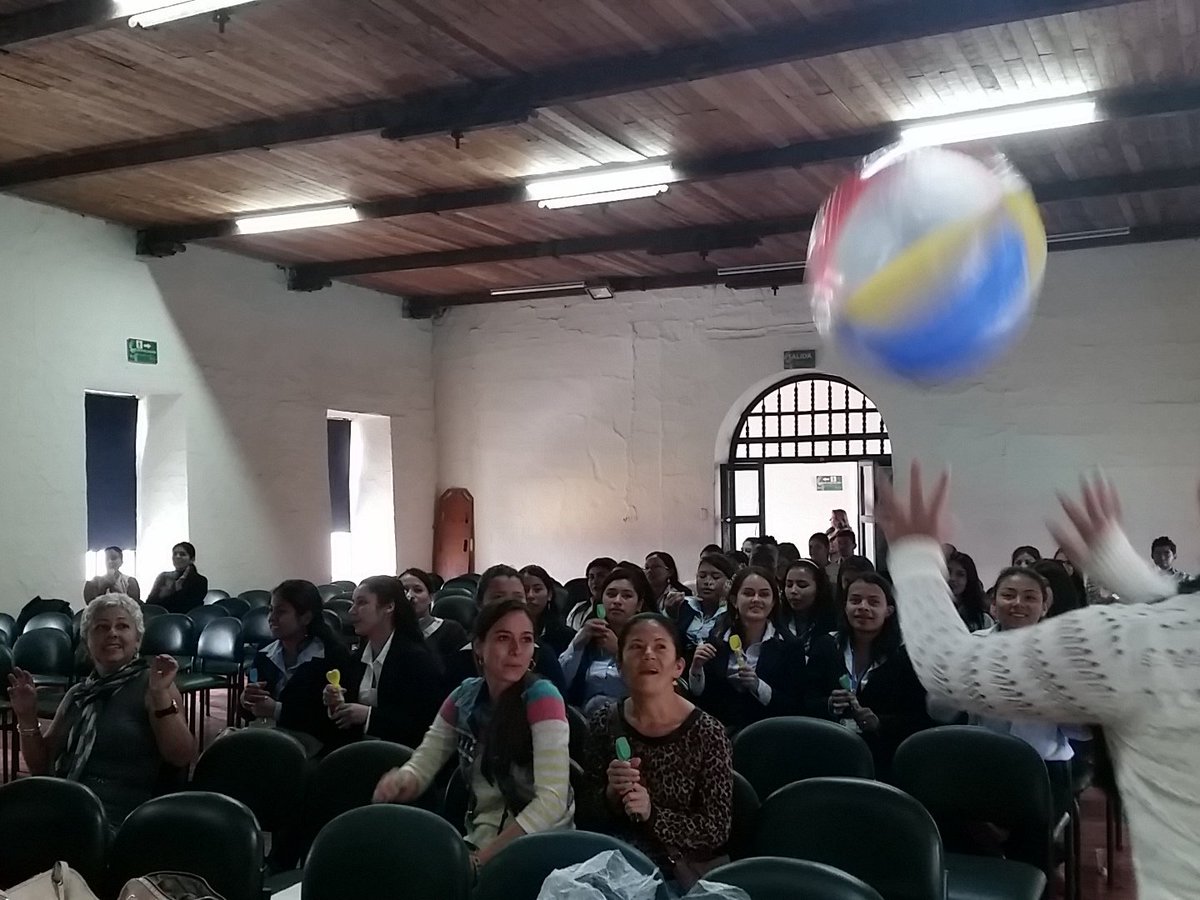 ClaustroFup's tweet photo. A esta hora @FuncafuCol realiza una actividad recreativa para el III Foro de mujeres emprendedoras @undefup https://t.co/luEXQQTUug